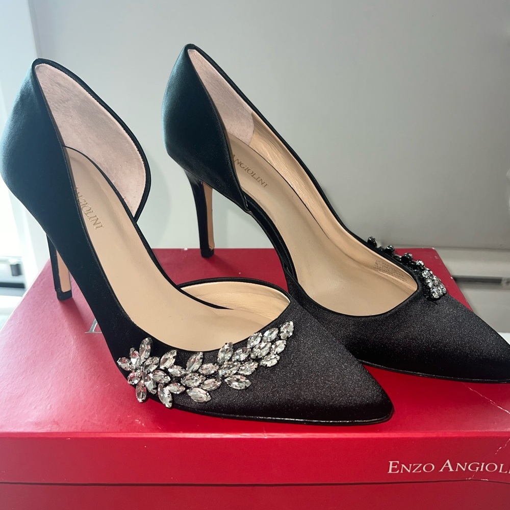 Enzo Angiolini Black Pump with Gems